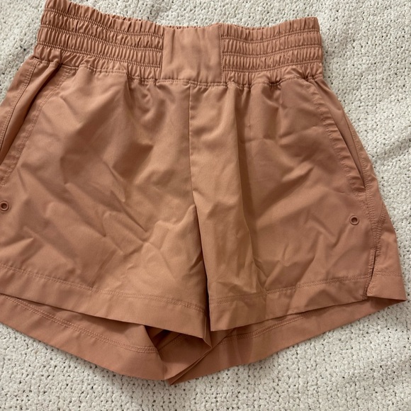 Old navy shorts - Picture 3 of 3
